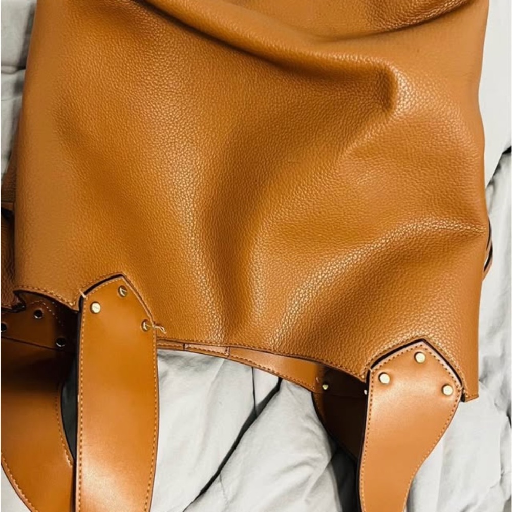 Elegant Tan Leather Women's Bag